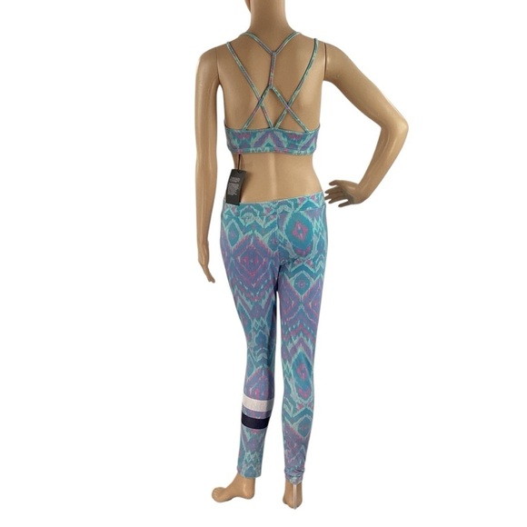 Chaser Blue Pink Ikat Print Crisscross Back Sports Bra and Leggings Set M - Picture 5 of 6
